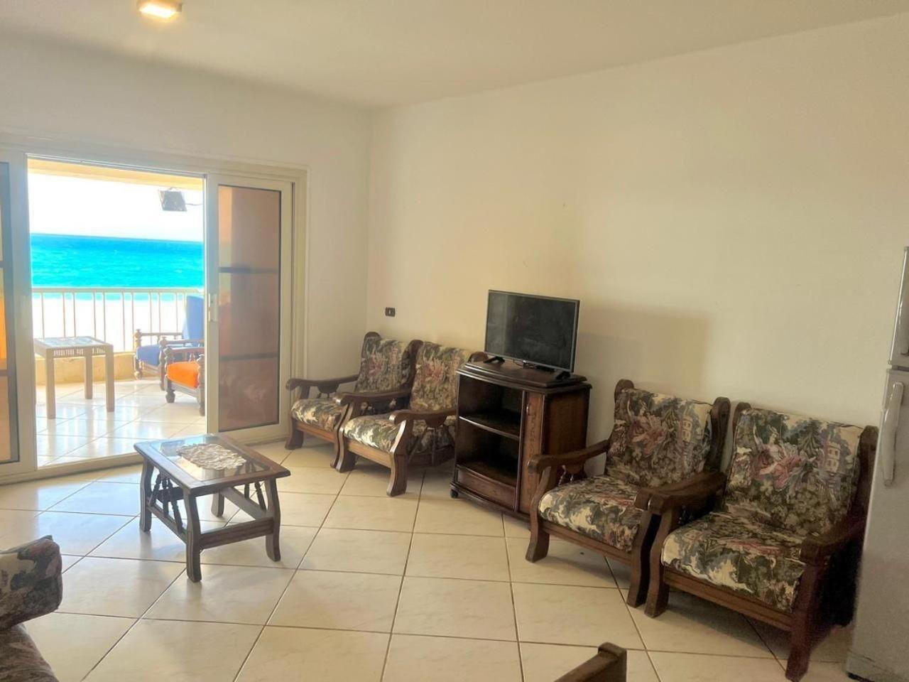 Beachfront Chalet In Green Beach, North Coast Villa Ел Аламейн Стая снимка
