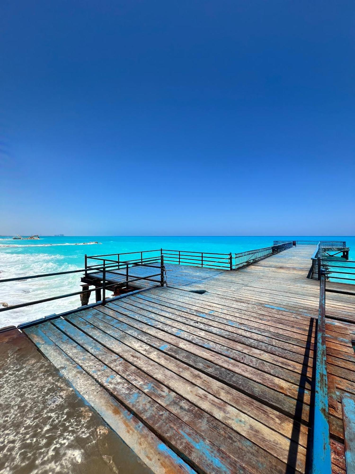 Beachfront Chalet In Green Beach, North Coast Villa Ел Аламейн Екстериор снимка