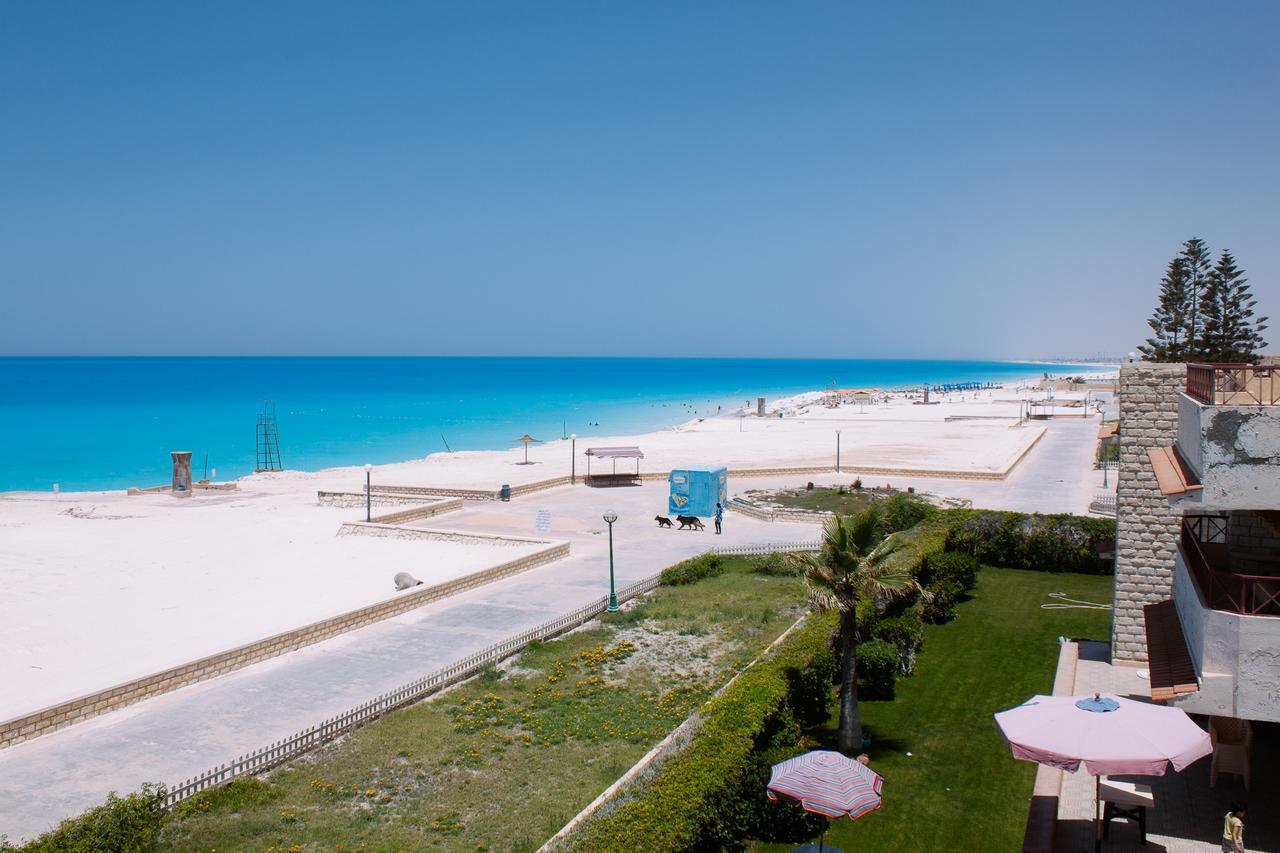 Beachfront Chalet In Green Beach, North Coast Villa Ел Аламейн Екстериор снимка